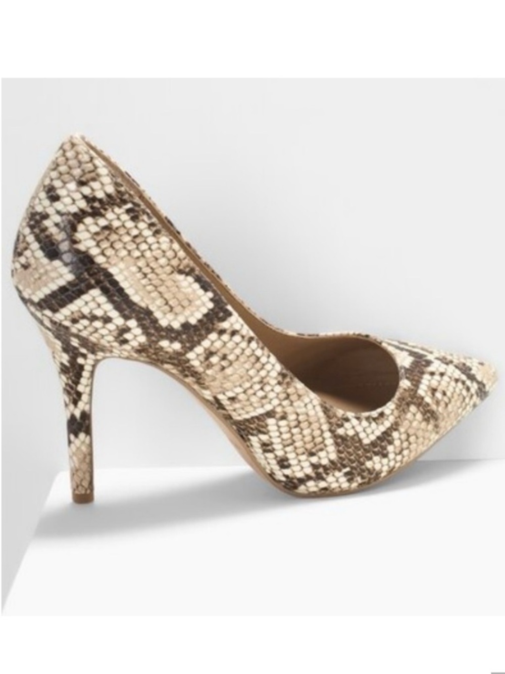 WHBM EXOTIC SNAKE PRINT TAN LEATHER PUMPS